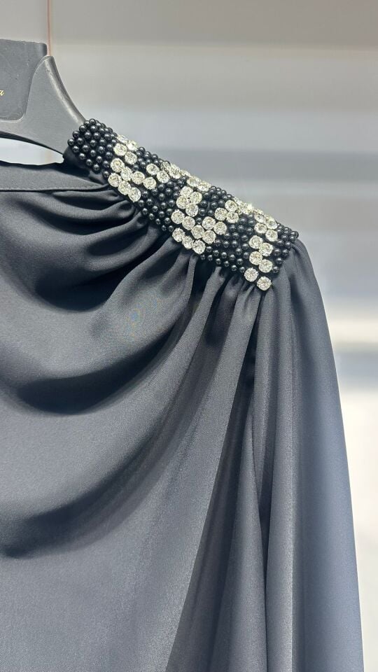 OMZU TAŞLI BLUZ SİYAH