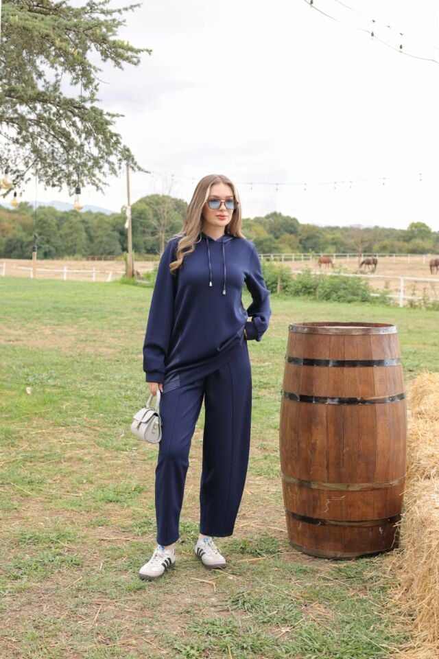 SATEN GARNİLİ TAKIM LACİVERT