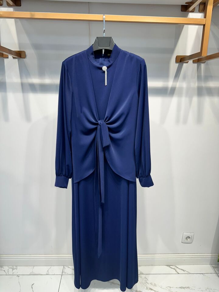 BAĞLAMA DETAYLI DUBAİ İPEĞİ ELBİSE LACİVERT